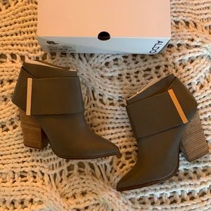 Like New Aldo Cher Booties 9